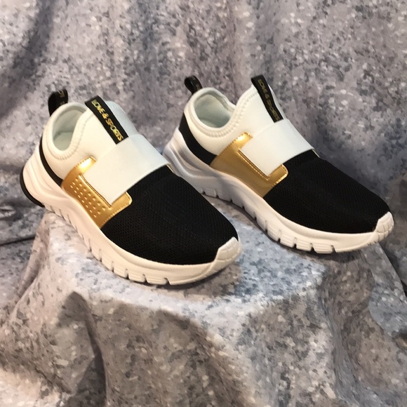 Women’s Size 7 Love & Sports White/Black/Gold Slip on Athletic Shoes Brand New! - Picture 4 of 9
